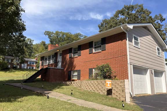 Vol House 4BD Near Neyland Stadium & Downtown Knox - Image 1