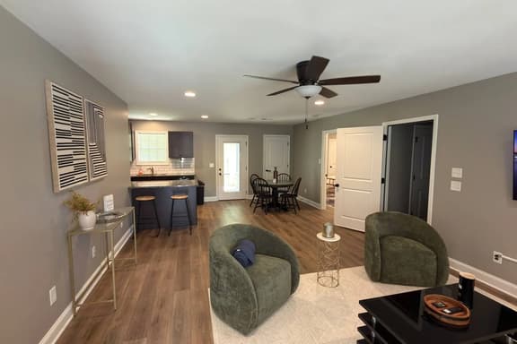 Sleeps 8 | Game Room | Near UT & Neyland Stadium